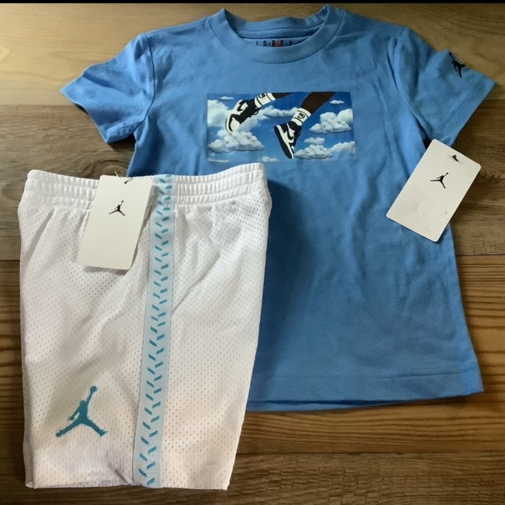 Jordan Boys Tee & Shorts Outfit Size 4T(NWT)